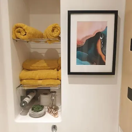 1 Bedroom Apartment, Leeds Stunning & Cosy Find! * Leeds (West Yorkshire)