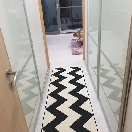 1 Bedroom Apartment, Leeds Stunning & Cosy Find!